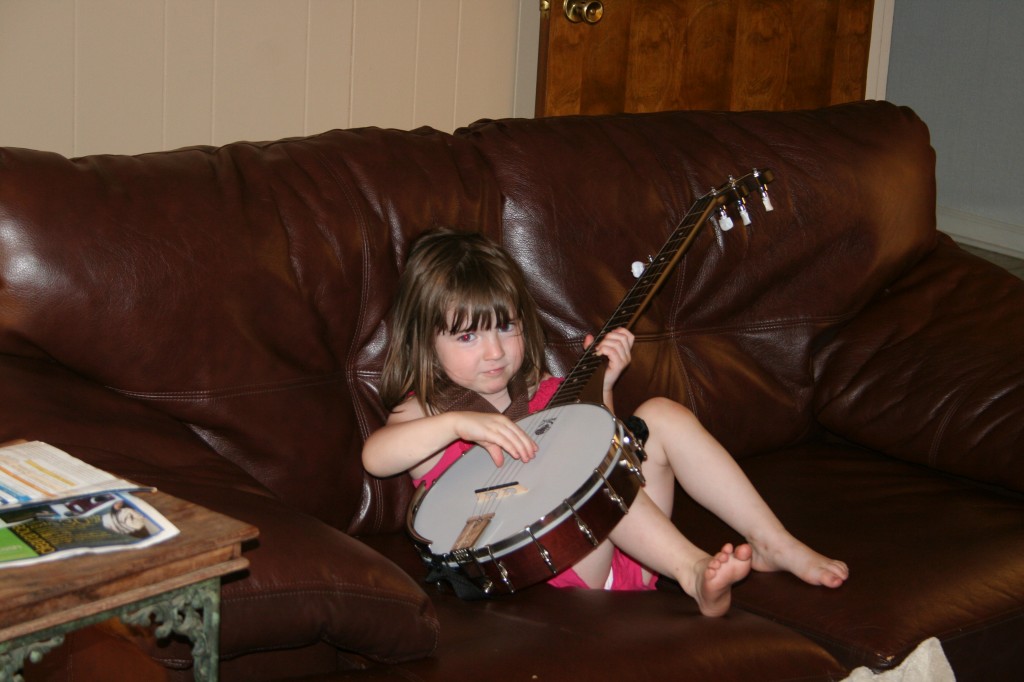 graydon plays the banjo